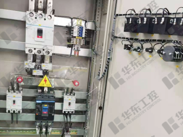 動力配電柜細(xì)節(jié)