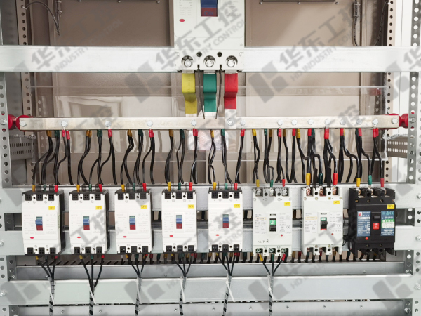 動力配電柜細(xì)節(jié)