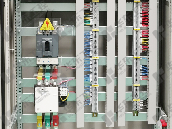 動力配電柜細(xì)節(jié)