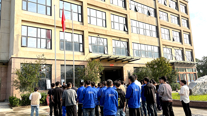 紅旗飄揚迎國慶，凝心聚力譜新篇 | 華東工控隆重舉行慶祝新中國成立76周年升旗儀式