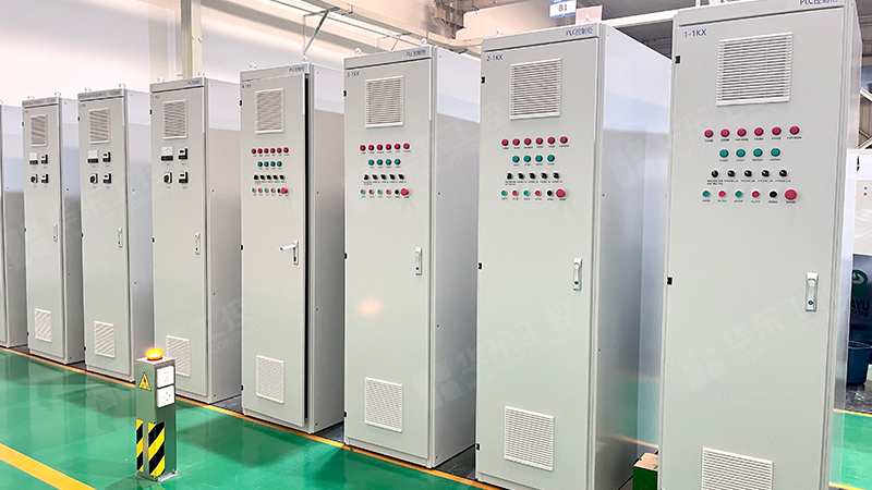 <i style='color:red'>plc控制柜</i>定制關(guān)鍵因素解析：華東工控為您的工業(yè)自動(dòng)化保駕護(hù)航