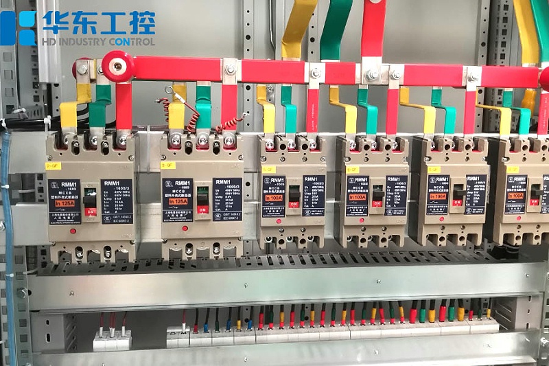 華東工控-配電柜柜內(nèi)細節(jié)